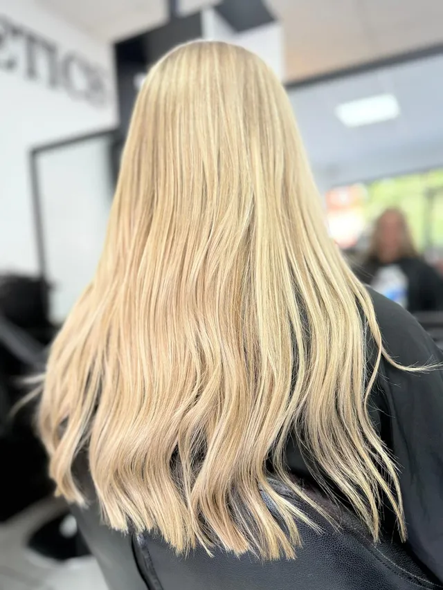 Bright blonde before-and-after by Holly
